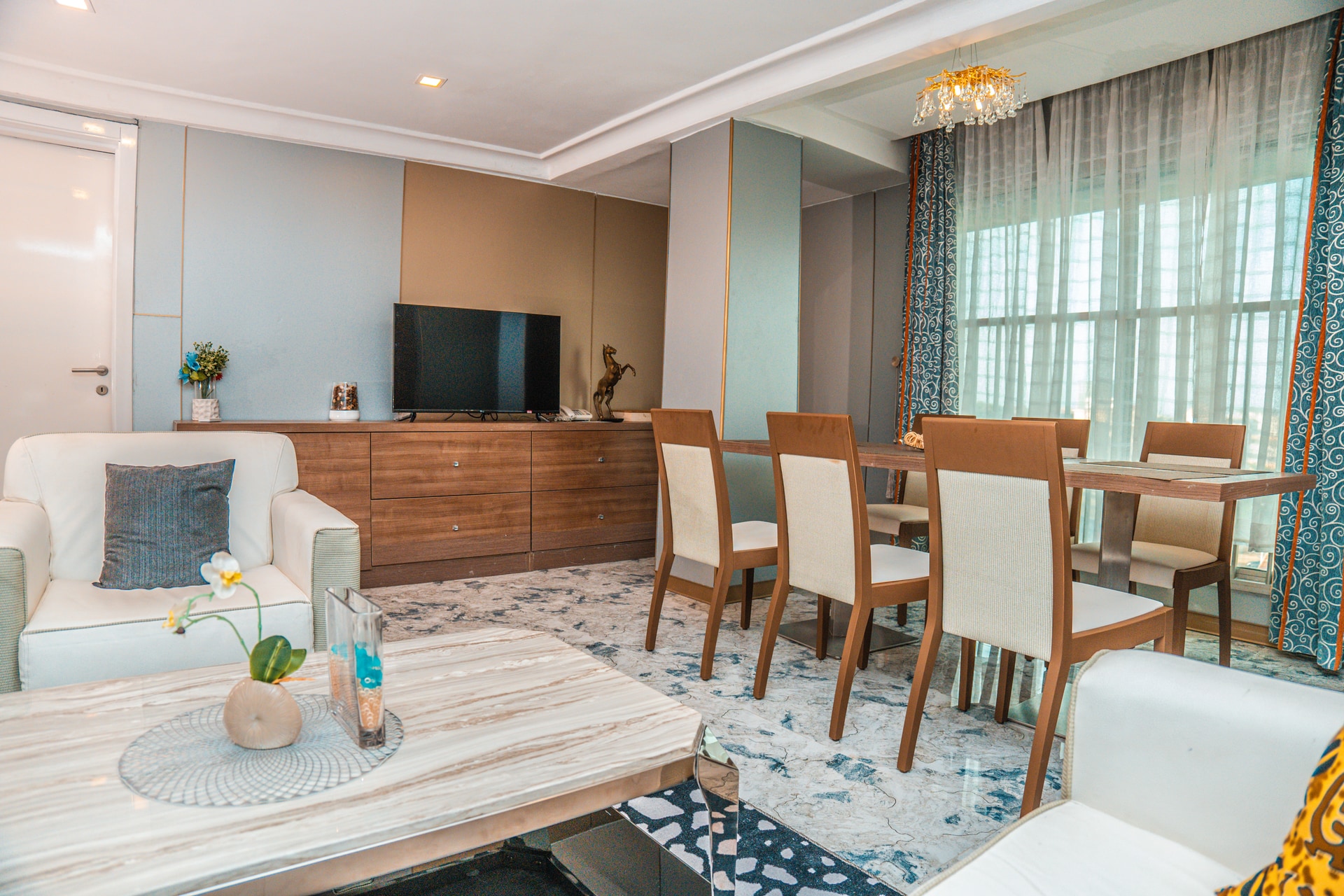 Deluxe Suite 2